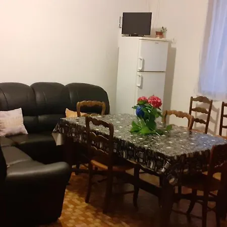 Maison F4 90m2 Au Calme Feriehus Sarrouilles